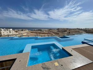 Royal Residence 3 New 2 bed apartment sea view with infinity pool