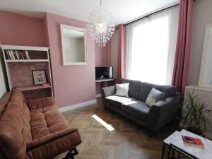 Stunning 3 Bedroom townhouse in the heart of city