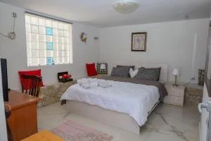 GOLDEN MOON - Saterlí