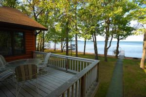 obrázek - Dog Friendly Leech Lake Home w Perfect Beach Garage Boat Lift