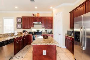 ReResort pool home with hot tub 4 bedrooms