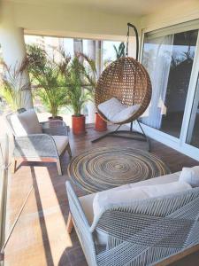 Large Beach Front 2bed2bath Condo: Save $50+nt!