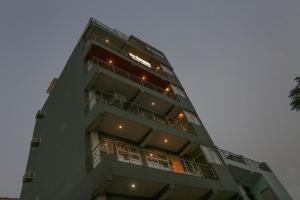 Townhouse Zodiac Near Botanic Garden of Indian Republic