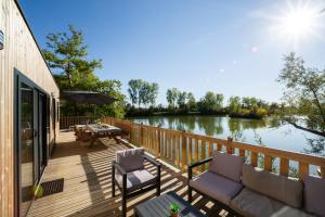 Villages vacances Les Etangs de la Bassee : Lodge Prestige