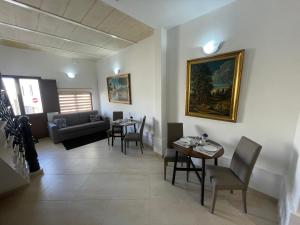 Alina Boutique Living