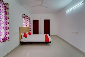 Hotel O J2 Service Appartment