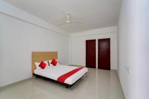 Hotel O J2 Service Appartment