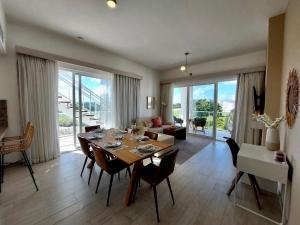 Golf & Lake View Oasis •Private Jacuzzi •Hard Rock