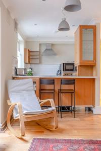 Lovely 1 Bedroom with Patio - 10 mins from Hyde Park