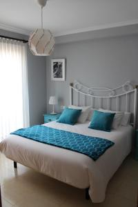 Apto. con gran terraza y acceso directo a piscina.