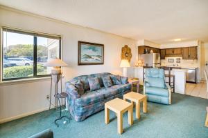 Oceanfront Myrtle Beach Condo Resort-Style Perks!