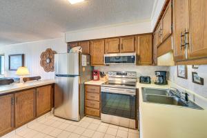 Oceanfront Myrtle Beach Condo Resort-Style Perks!