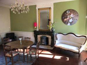 B&B / Chambres d'hotes La Cerisaie - Chambres d'hotes & gites : photos des chambres