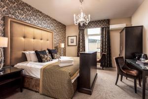 Suite room in Hotel Kylestrome Bar & Grill