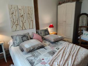 B&B / Chambres d'hotes Le Chat Botte Chambres et Table d'hote sur reservation : photos des chambres