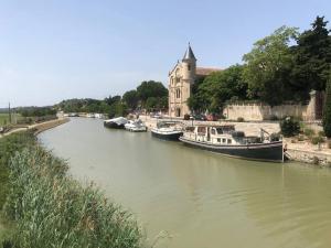 Villas VILLA au coeur des Vignes au bord du Canal du Midi : photos des chambres