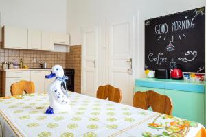 Large 3 BDR APT in the heart of Prague