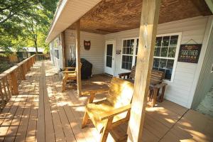 Bristow Blue - Lake front with Boat Ramp Access!!