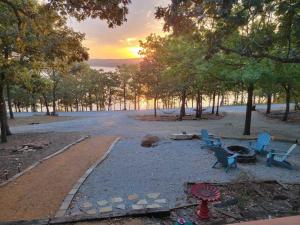 Bristow Blue - Lake front with Boat Ramp Access!!