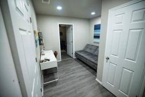 Bristow Blue - Lake front with Boat Ramp Access!!