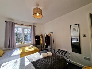 Spacious & comfy Home- very close to NEC Birmingham ,HS2 & Airport- Perfect for contractors & groups- free parking & Fast WiFi