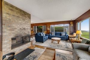 Waters Edge Oceanside Home