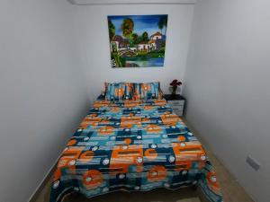 primer piso de 2 habitaciones, sala, comedor, capacidad 4 personas