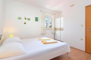 Apartments by the sea Balica Rat, Omis - 20494