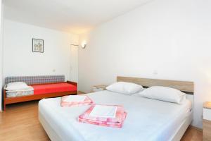 Apartments by the sea Balica Rat, Omis - 20494