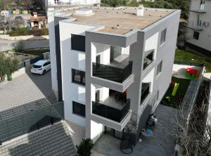 Apartments with a parking space Brodarica, Sibenik - 21095 