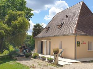 Gîte Cendrieux, 4 pièces, 6 personnes - FR-1-616-68