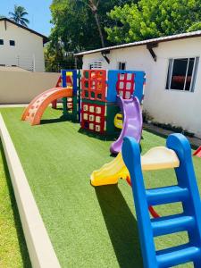 Apartamento encantador térreo em condomínio fechad