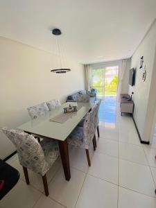 Apartamento encantador térreo em condomínio fechad