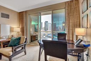 Stunning Balcony Strip View MGM SignatureFree Valet