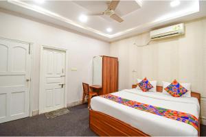 FabHotel Saltlake Regency - 14km from Anandlok Hospital