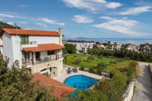 Villa Stefaniapoolgardensea view3bdrms3bthrms