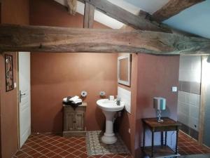 Maisons d'hotes Domaine des Granges Neuves : Chambre Double - Vue sur Jardin