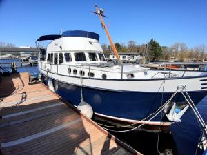Motor Yacht Almaz