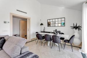 YOLO Spaces - Sotogrande Sea View Penthouse