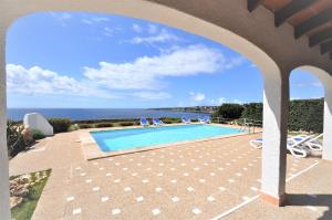 VILLA HELIOS Villa en Cala Pi con vistas despejadas