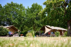 Tentes de luxe Glamping Gien : photos des chambres