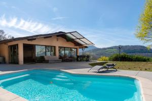 Maisons de vacances Maison avec Piscine et Spa : photos des chambres