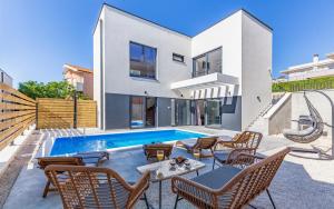 Villa RougeMarin - Rouge with private pool