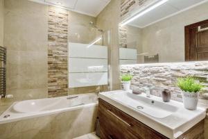 Luxurious Villa in Baos y Mendigo, Spain - Perfect for Families and Groups