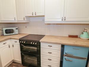 50A Lloyd Street West