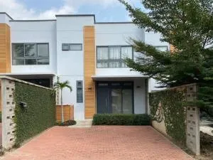 Modern 2 bedroom Townhouse in Accra - Mampong