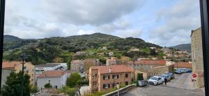 Bel & ancien appartement T3 rénové dans Sartène