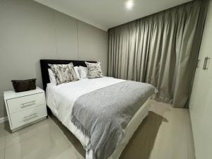 12 Palm Boulevard Apt, 402 by WhereTogo