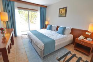 Standard Double or Twin Room with Sea View room in Happy Hotel