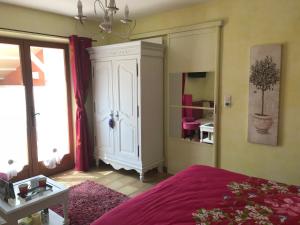 B&B / Chambres d'hotes Santolines en Provence : Chambre Triple avec Salle de Bains Privative